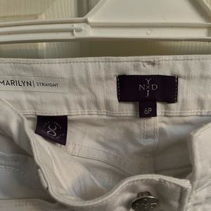 NYDJ white, straight leg. Like New. Size 6P